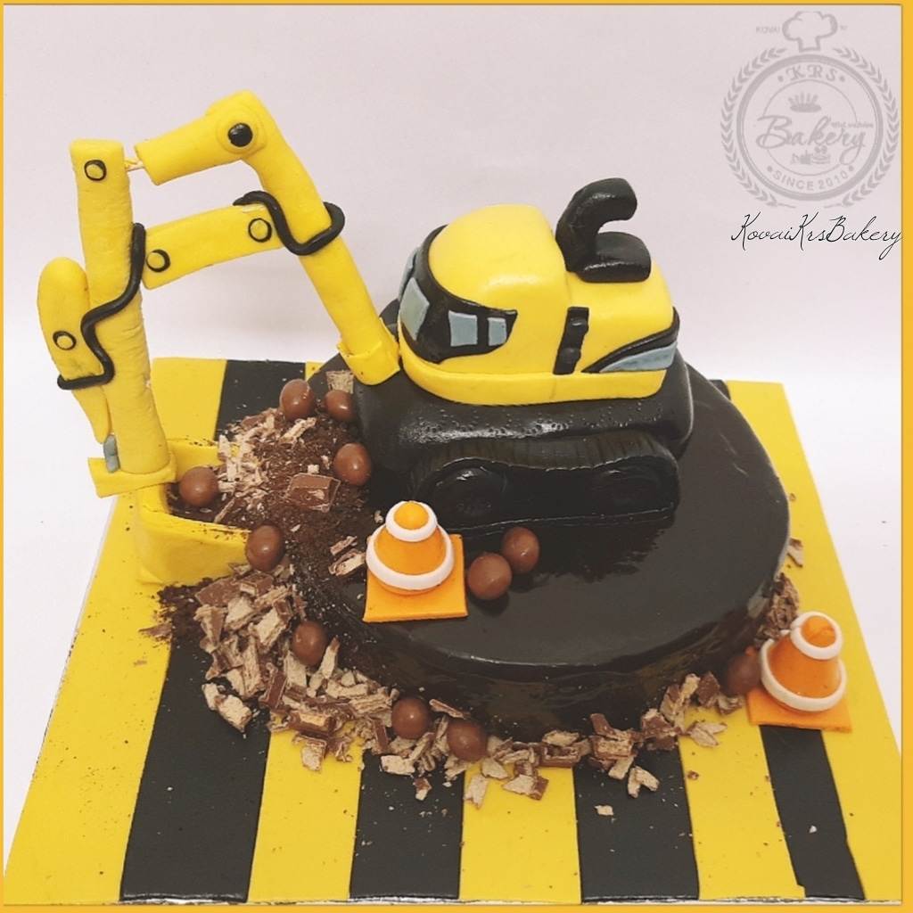 JCB Birthday Cake!! :-) | 3rd birthday cakes, Construction cake, Family cake